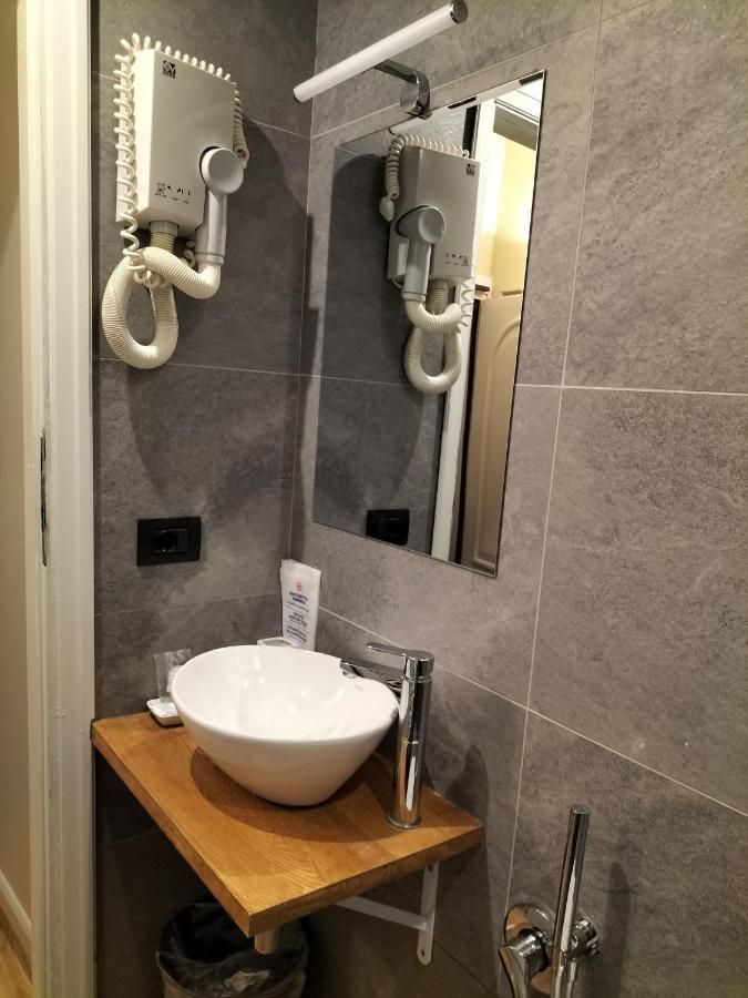 Single Room,1305073945:JPEG