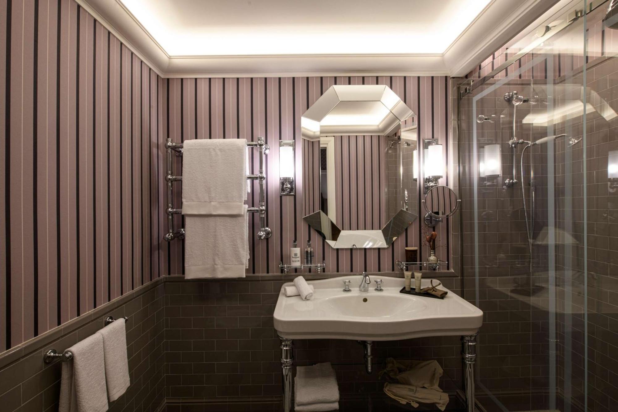 Premium King Room