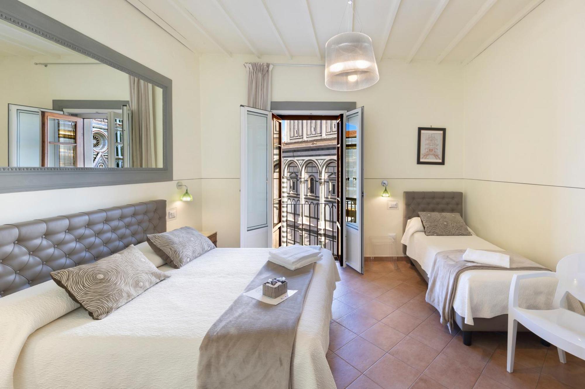 Triple Room with Duomo View,1364244746:JPEG