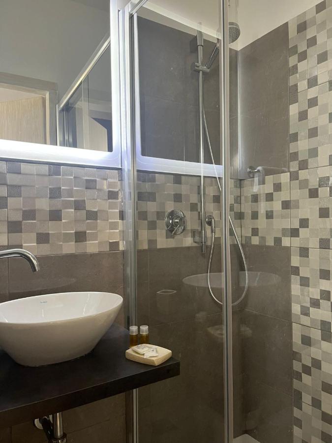 Double Room,1351425316:JPEG