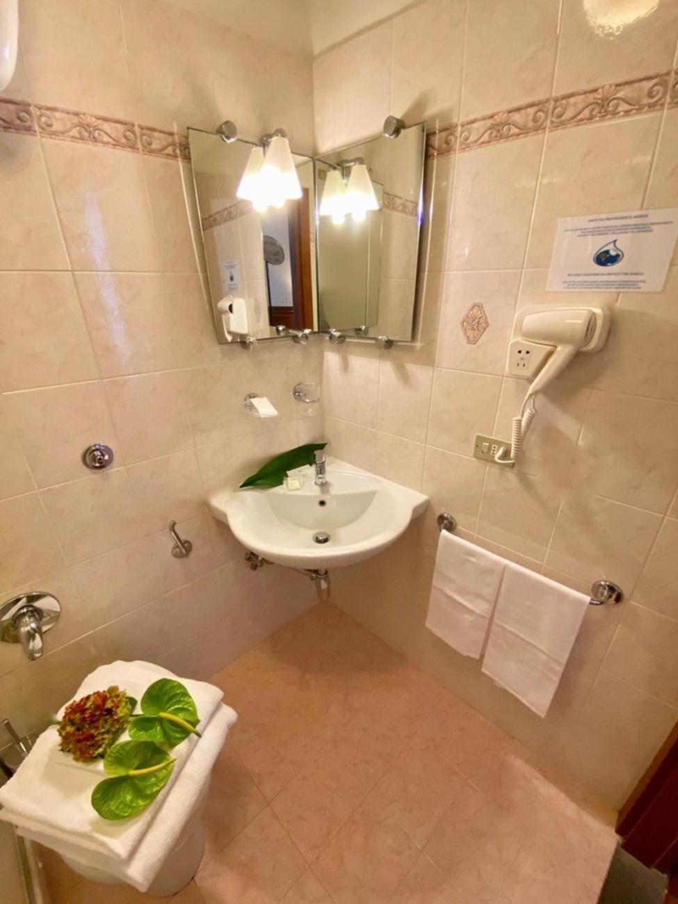 Classic Single Room