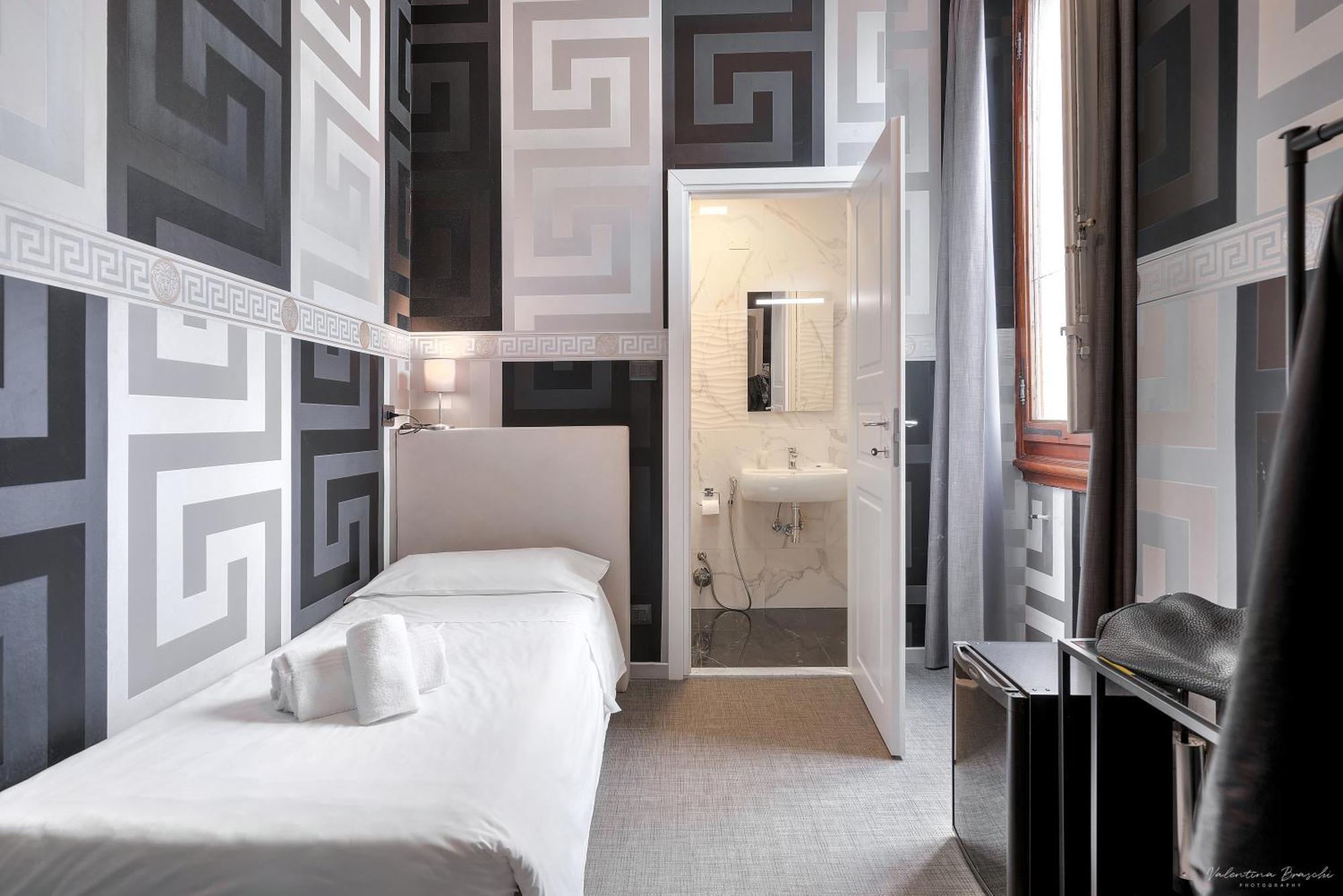 Single Room,1433431342:JPEG