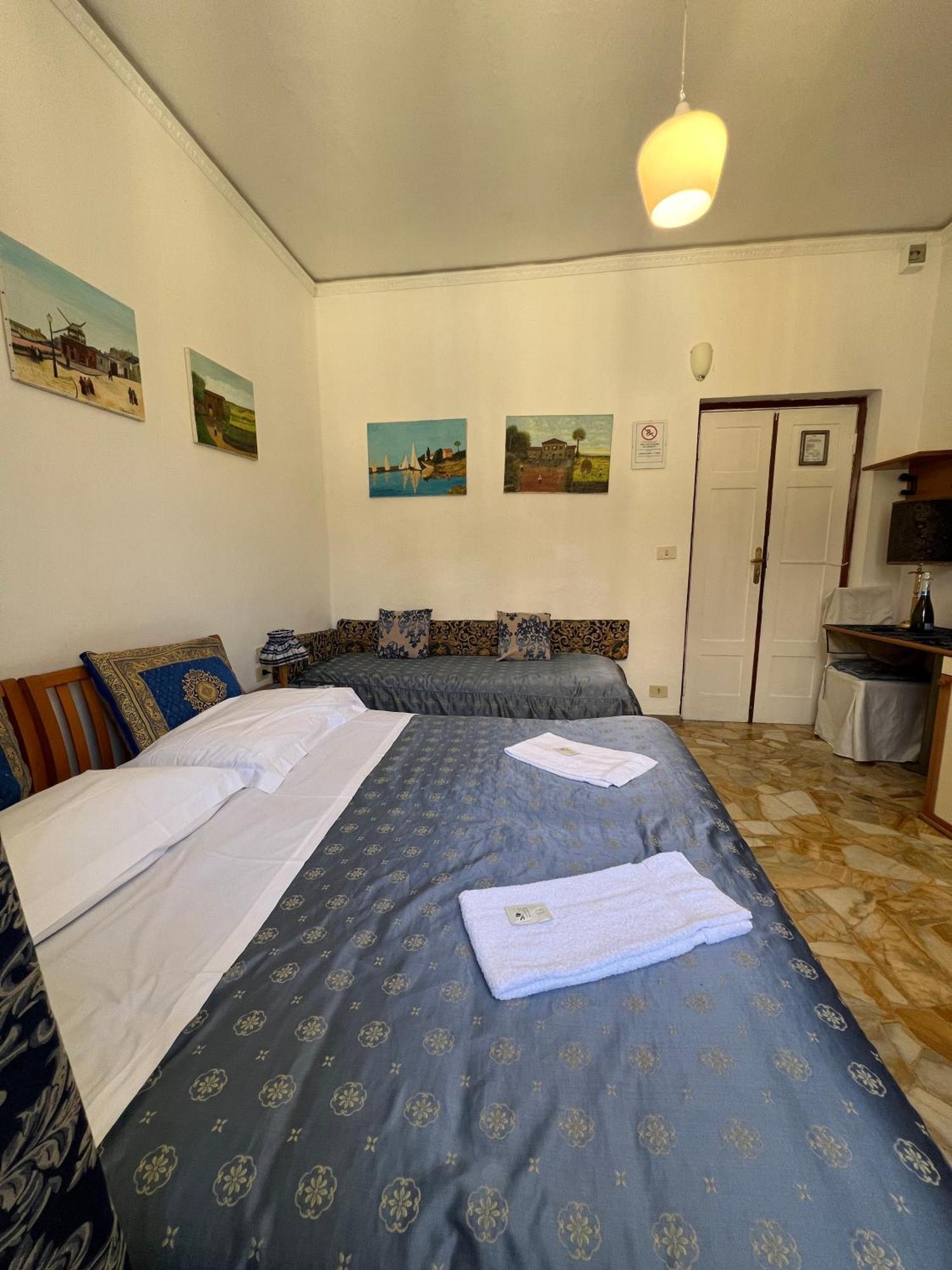Superior Double Room with Shared Bathroom