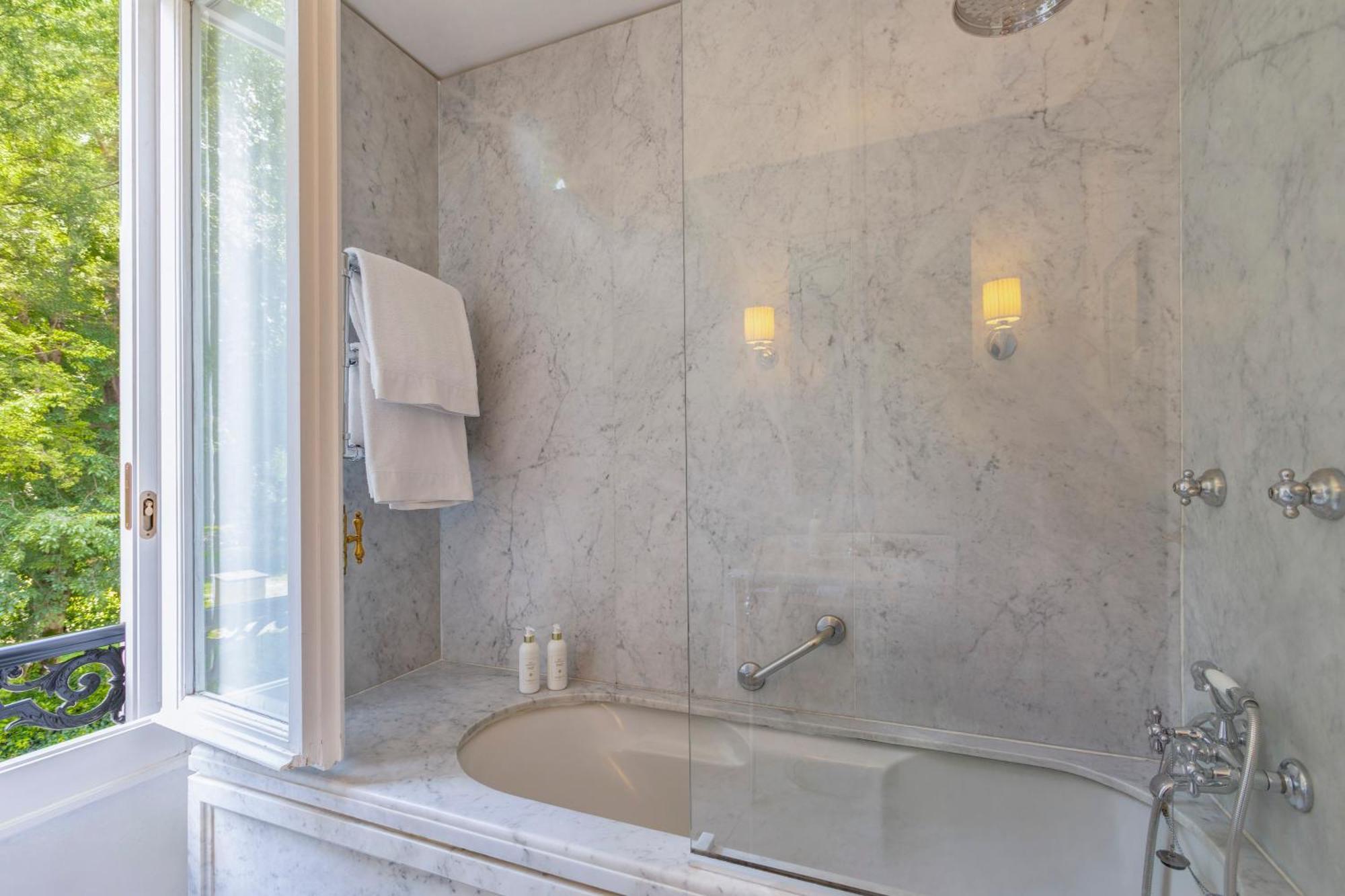 Superior Double Room,1746826109:JPEG