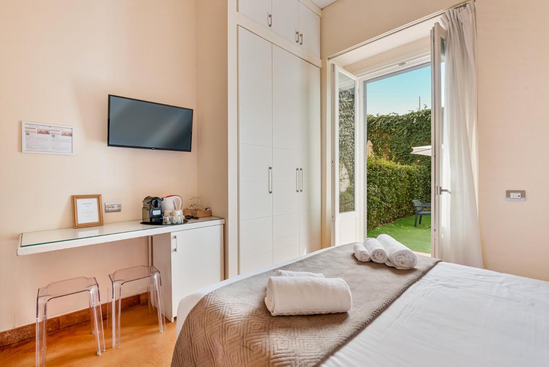 Deluxe Double Room with Garden View