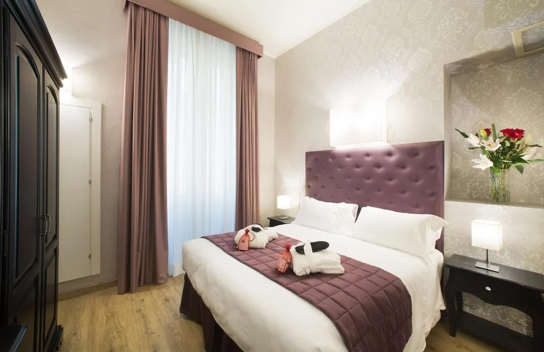 Hotel Montreal-1